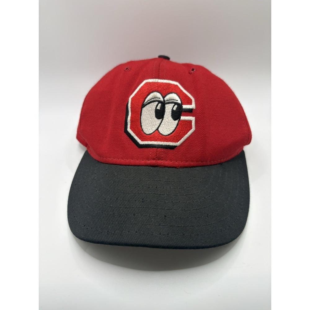 Vintage Cincinnati Reds Pro Line Hat 7 1/4 Fitted USA Made MLB Eyes Logo